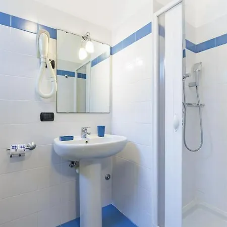 فندق Mediterraneo 3*