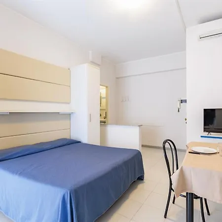 فندق Mediterraneo 3*