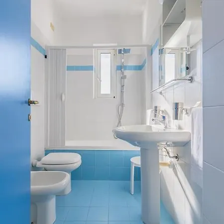 فندق Mediterraneo 3*