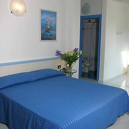 فندق Mediterraneo 3*