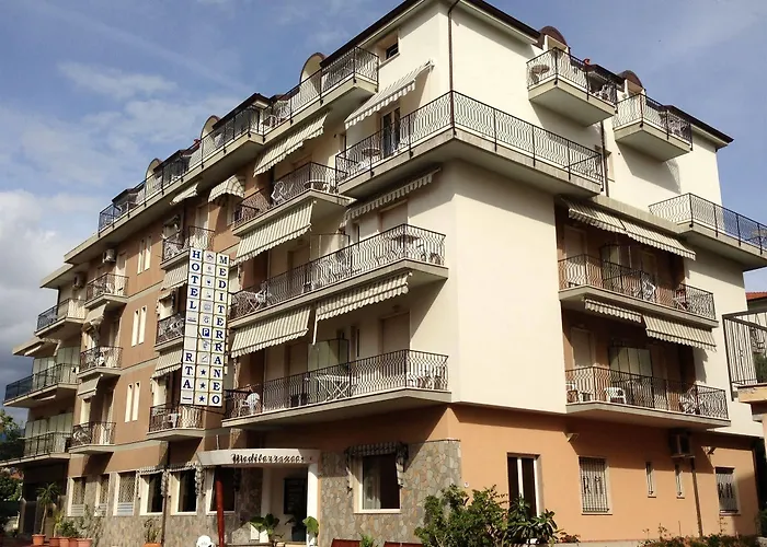 地中海住宅酒店 3* 迪亚诺马里纳