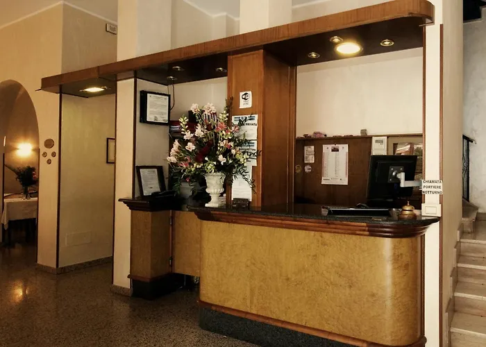 地中海住宅酒店 迪亚诺马里纳